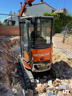 Miniexcavadora Hitachi ZX26U - 1