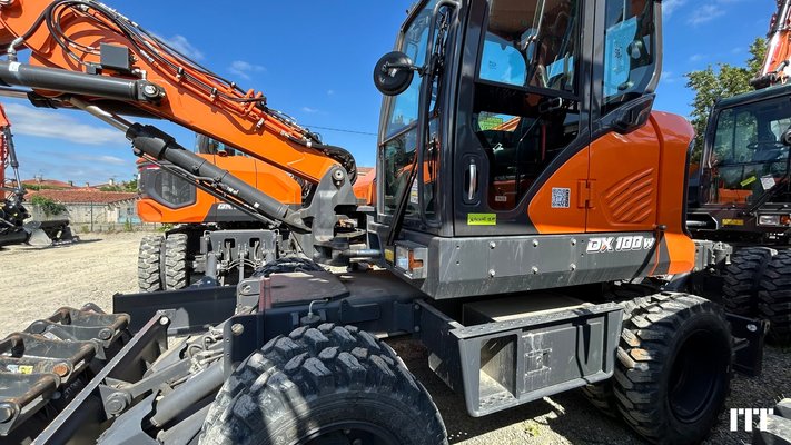 Excavadora de ruedas Doosan DX100W-7 - 1